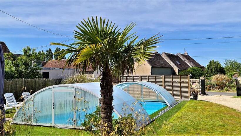 منزل غرفتين نوم, Gîte Atypique 2 à 8 Personnes Avec Piscine Jacuzzi Proche Châteaux De La Loire