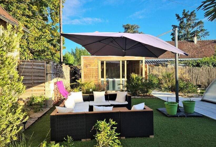 منزل غرفتين نوم, Gîte Atypique 2 à 8 Personnes Avec Piscine Jacuzzi Proche Châteaux De La Loire