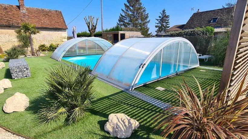 منزل غرفتين نوم, Gîte Atypique 2 à 8 Personnes Avec Piscine Jacuzzi Proche Châteaux De La Loire