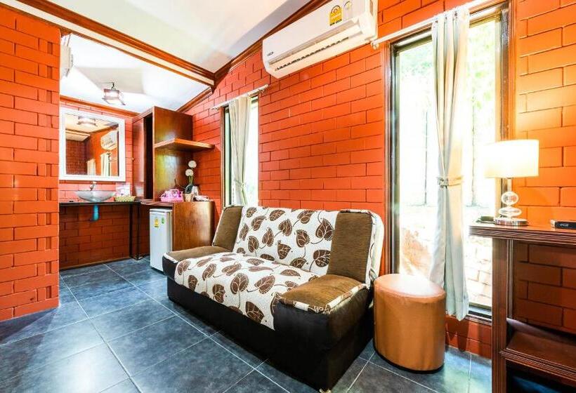 جناح عائلي, Tompizza Resort