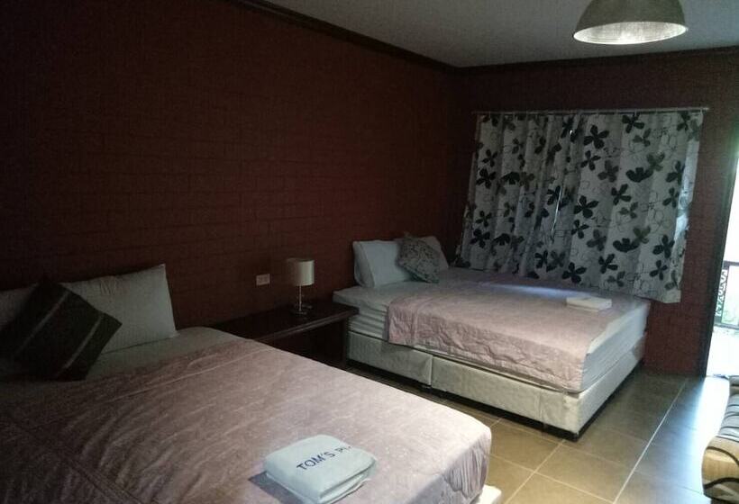 جناح عائلي, Tompizza Resort