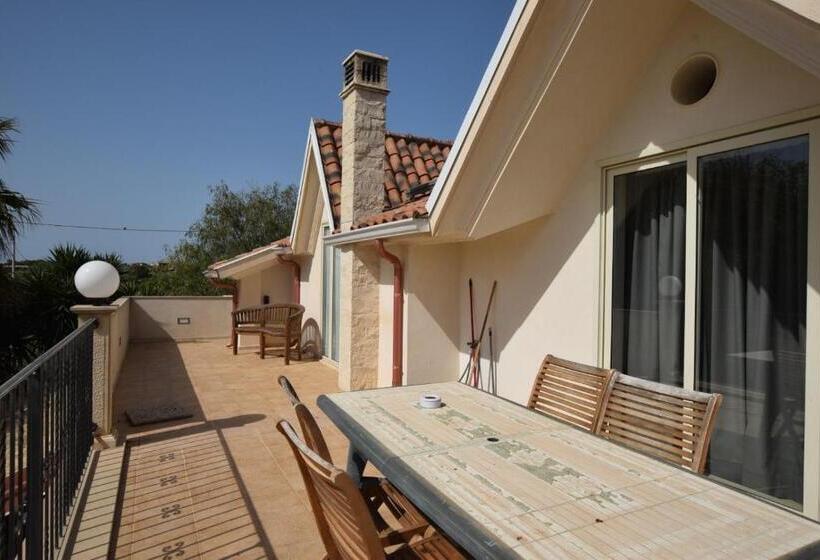سوییت جونیور با چشم‌انداز دریا, Saija Resort