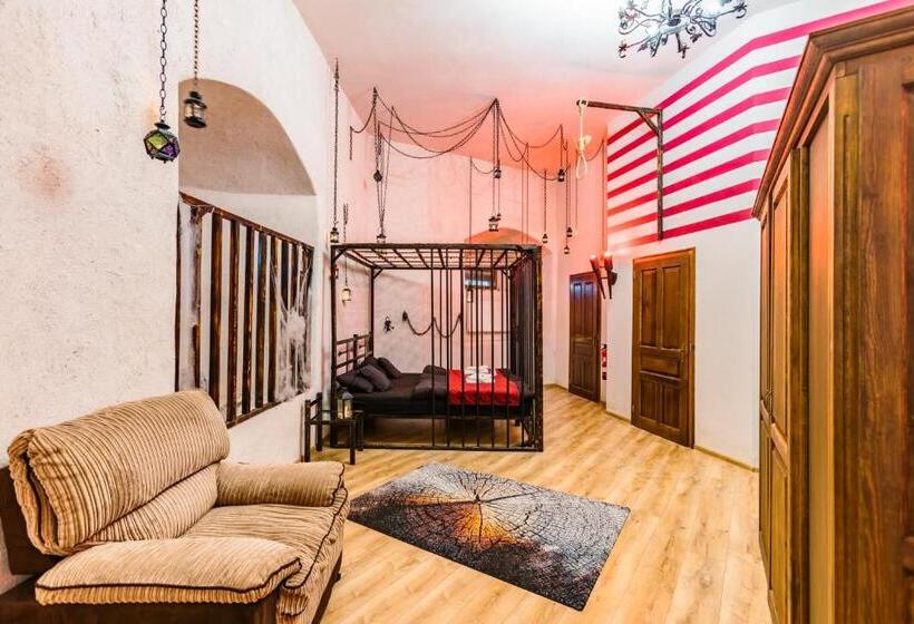 جناح دوبلكس, Grand Vígľaš