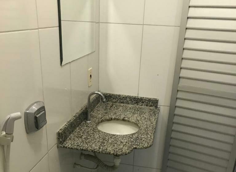 디럭스 룸, Oliveira