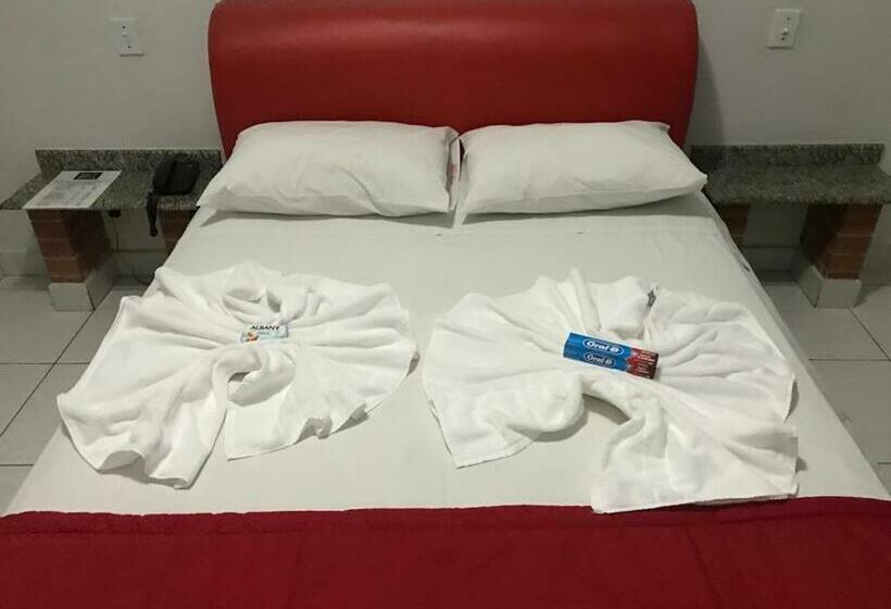 싱글 디럭스 룸, Oliveira