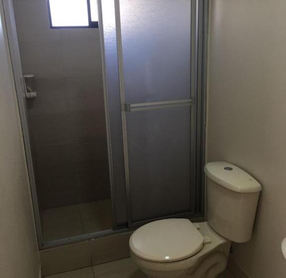 디럭스 룸, Tababela Airport B&b