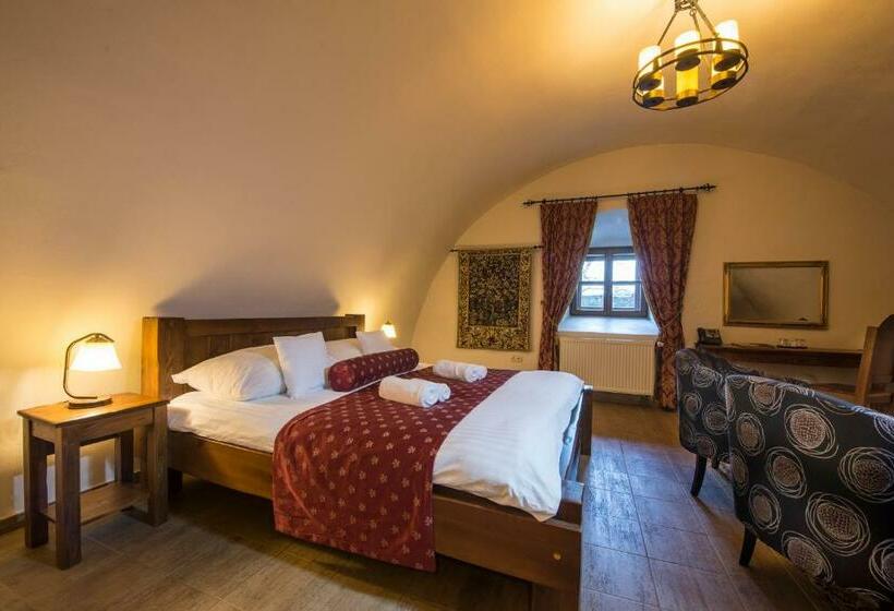 غرفة سوبيريور, Grand Vígľaš