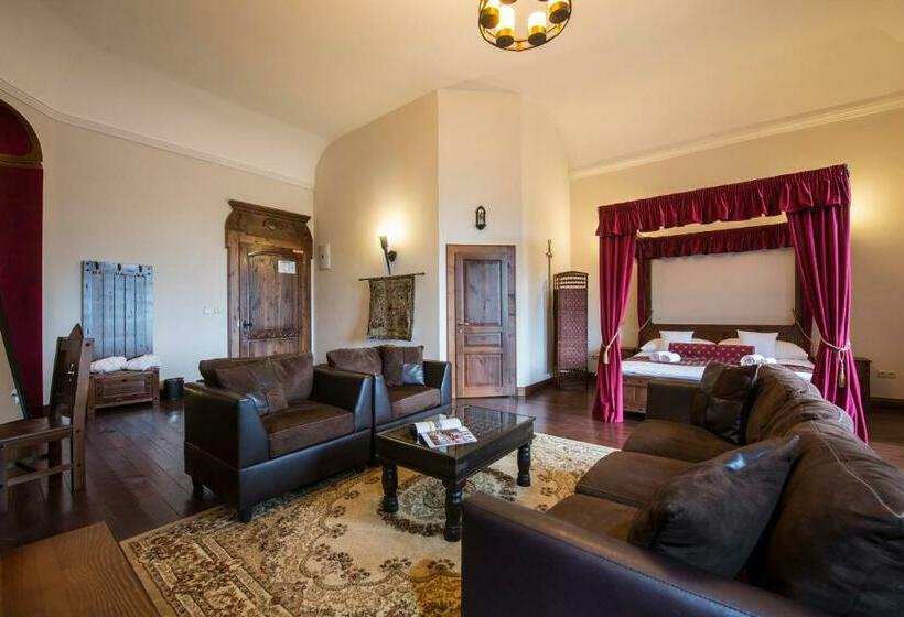 غرفة ديلوكس, Grand Vígľaš