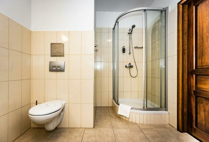 غرفة قياسية, Grand Vígľaš