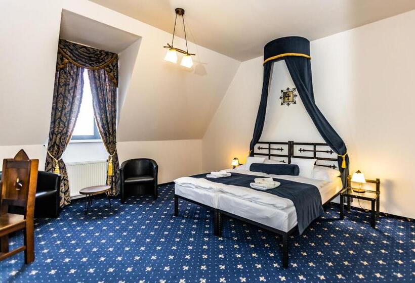 غرفة قياسية, Grand Vígľaš