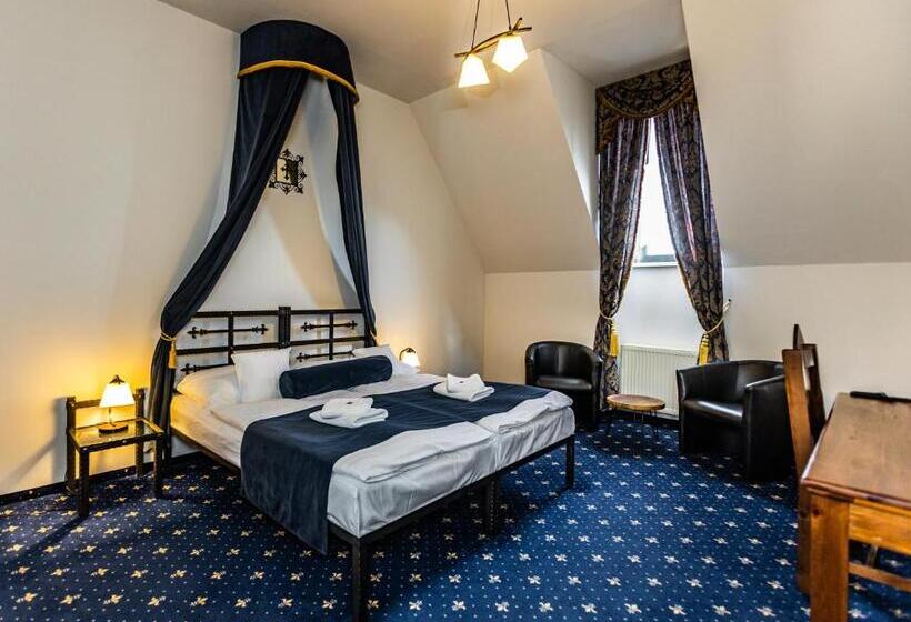 غرفة قياسية, Grand Vígľaš