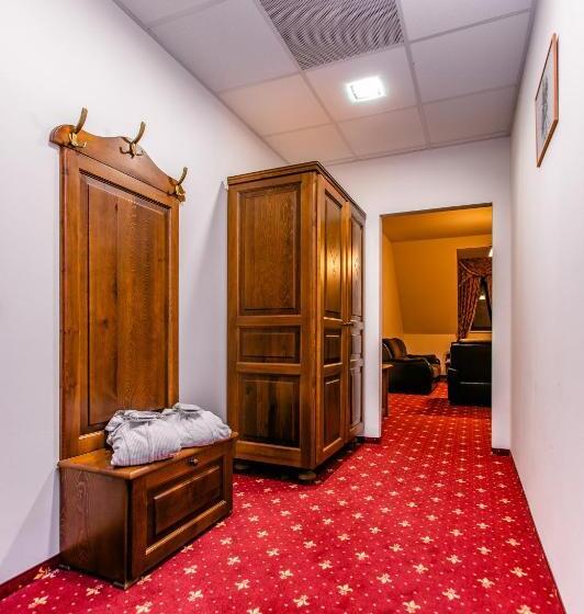 شقة غرفة واحدة, Grand Vígľaš