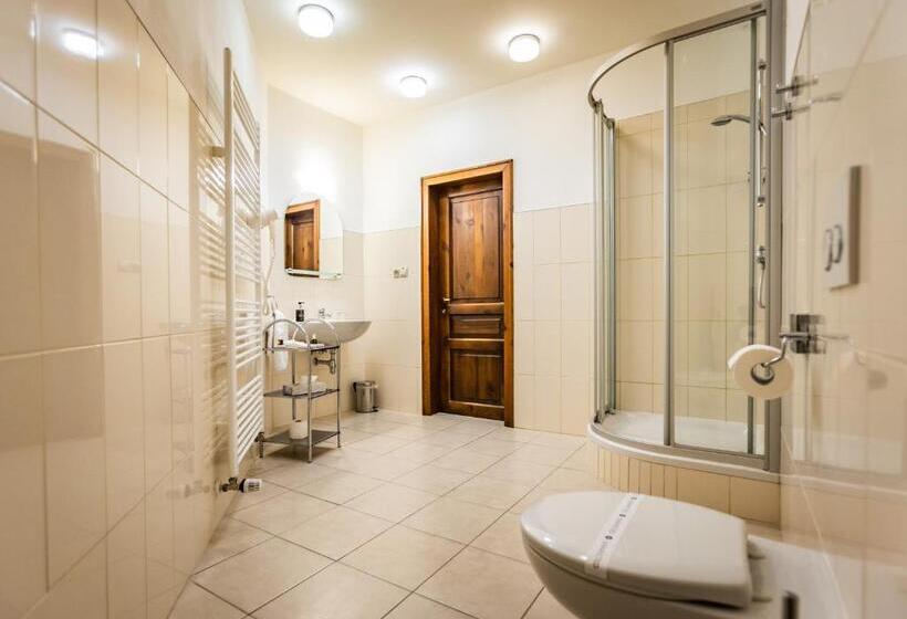 غرفة سوبيريور, Grand Vígľaš