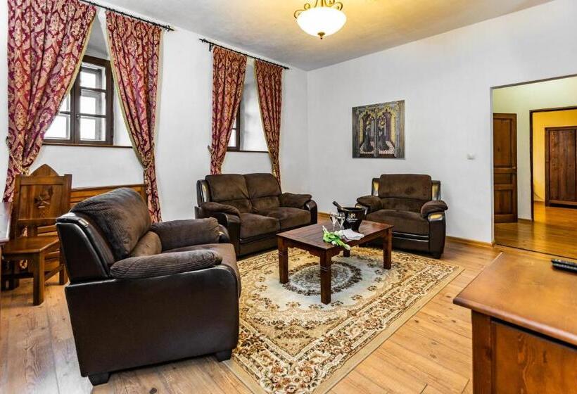 جناح سوبيريور, Grand Vígľaš