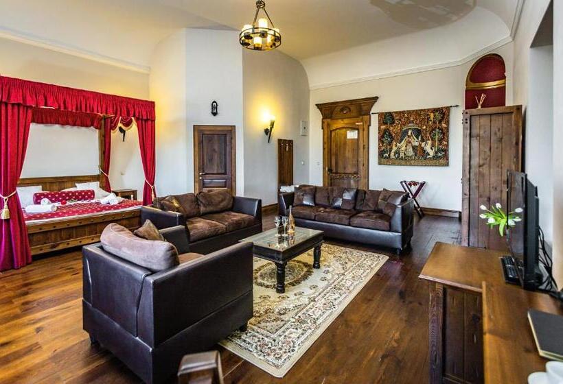 غرفة ديلوكس, Grand Vígľaš