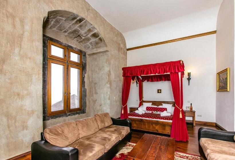 غرفة ديلوكس, Grand Vígľaš