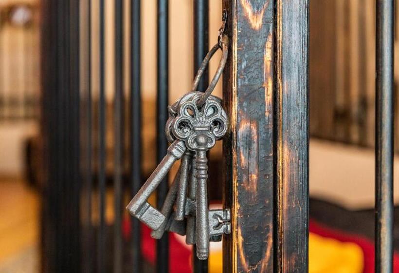 جناح دوبلكس, Grand Vígľaš