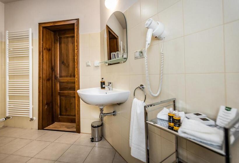 جناح دوبلكس, Grand Vígľaš