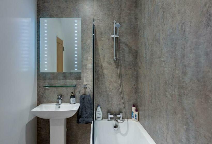 غرفة ديلوكس عائلية, Cotswold Hare