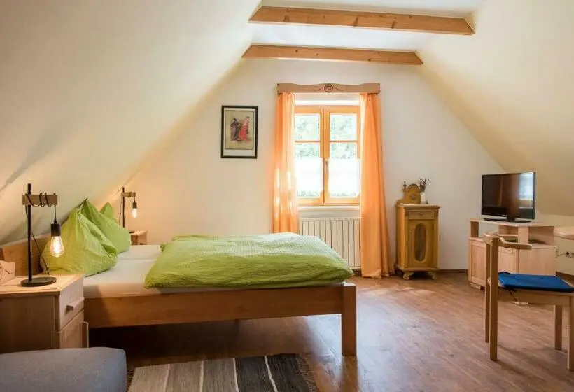 Standard Kolmen Hengen Huone, Heurigengasthof Prinz