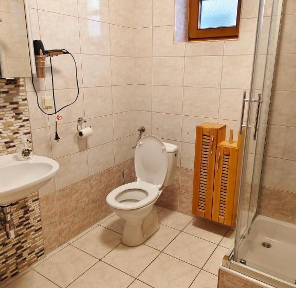 四人标准间, Heurigengasthof Prinz