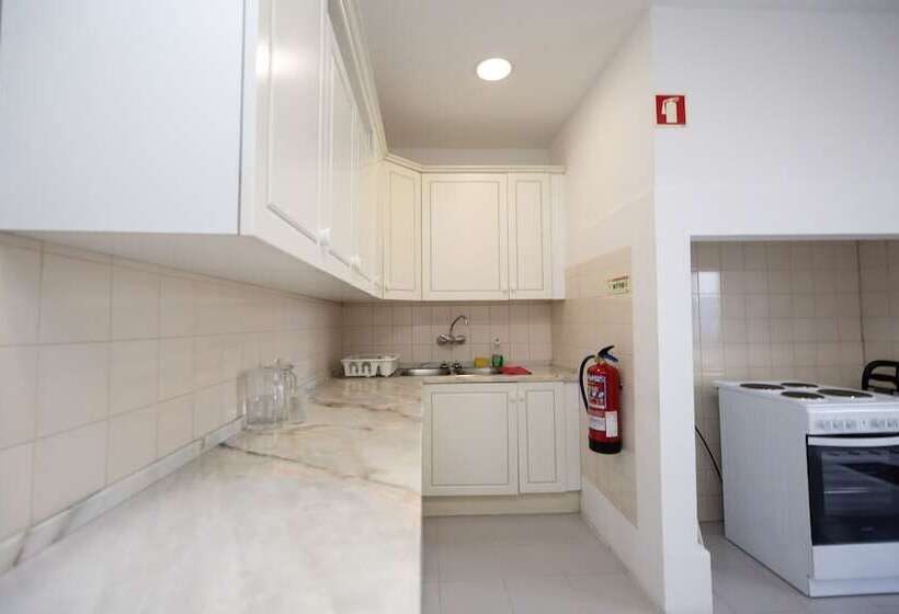 اتاق پریمیوم چهارنفره, Inn   Chiado Boulevard Guest House