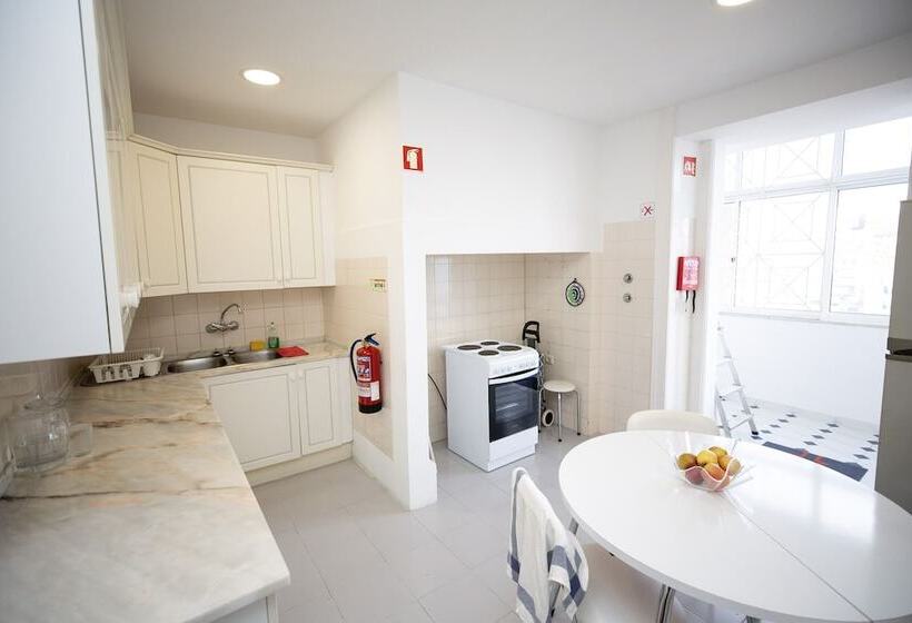 اتاق پریمیوم چهارنفره, Inn   Chiado Boulevard Guest House