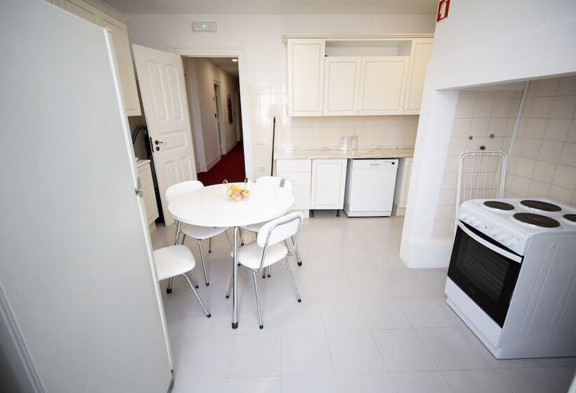 اتاق پریمیوم چهارنفره, Inn   Chiado Boulevard Guest House