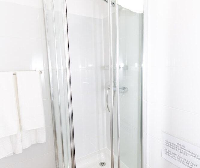 اتاق پریمیوم چهارنفره, Inn   Chiado Boulevard Guest House