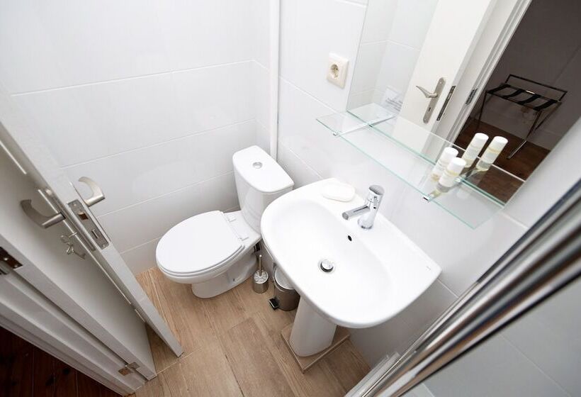 اتاق پریمیوم چهارنفره, Inn   Chiado Boulevard Guest House