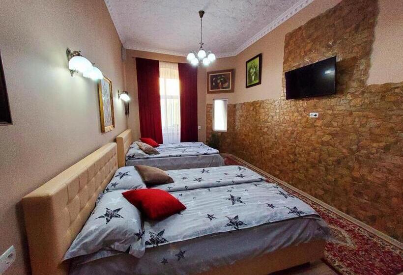 Номер Стандарт, Sissy Vendégház