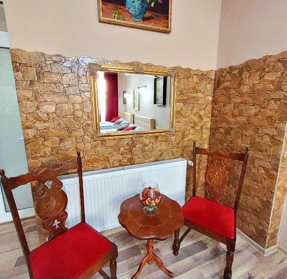 Номер Стандарт, Sissy Vendégház