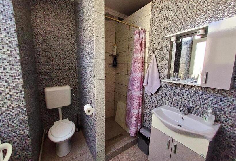 Номер Стандарт, Sissy Vendégház