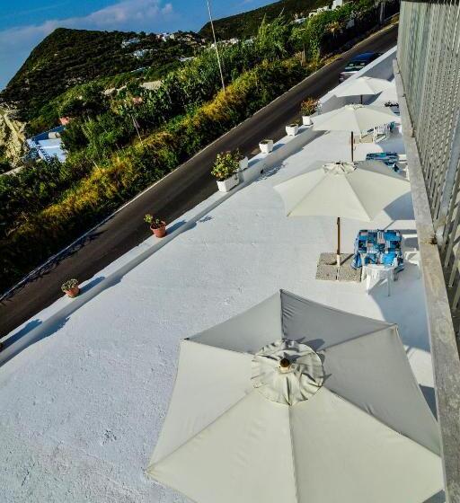 غرفة قياسية, Solemareponza Casa Maria