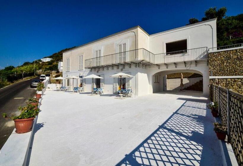 غرفة قياسية, Solemareponza Casa Maria