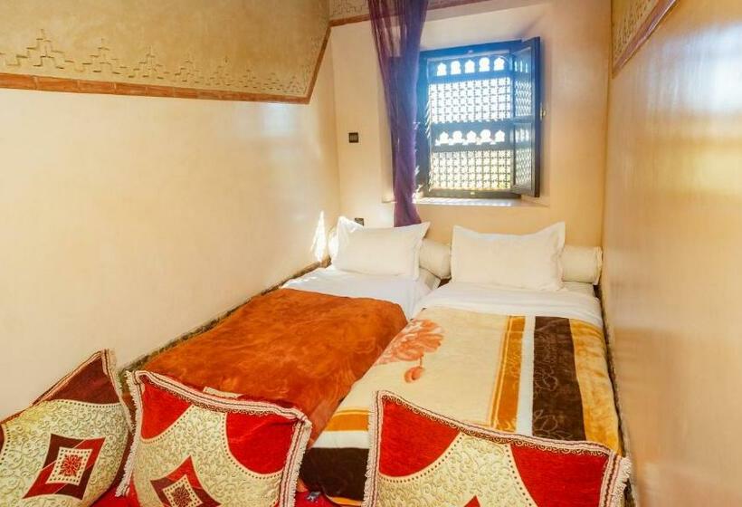 اتاق خانوادگی با چشم‌انداز استخر, Ecolodge L île De Ouarzazate