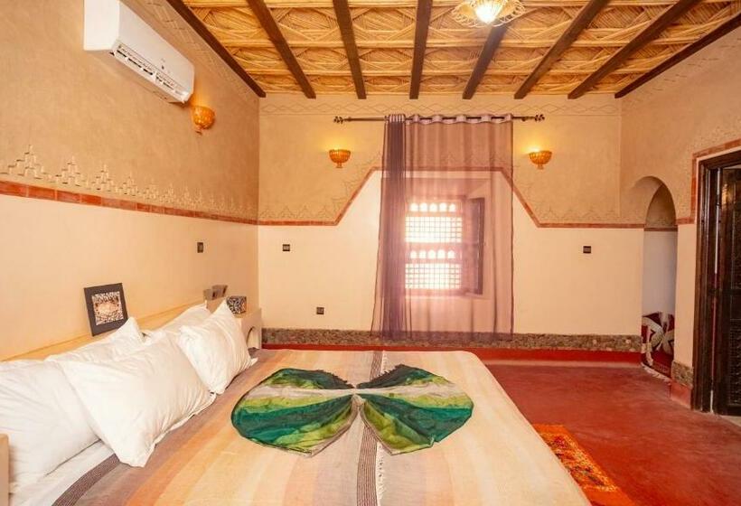 اتاق خانوادگی با چشم‌انداز استخر, Ecolodge L île De Ouarzazate