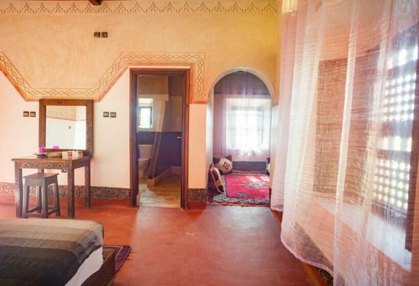 اتاق خانوادگی با چشم‌انداز استخر, Ecolodge L île De Ouarzazate