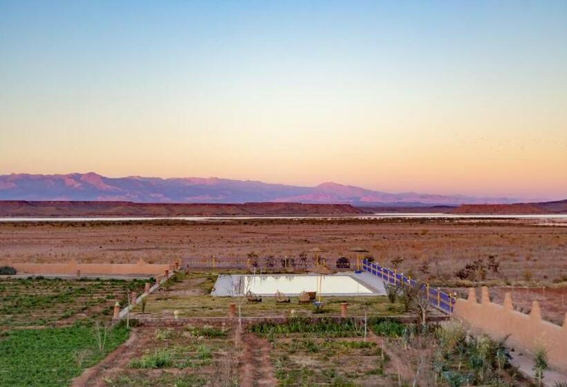 اتاق خانوادگی با چشم‌انداز استخر, Ecolodge L île De Ouarzazate