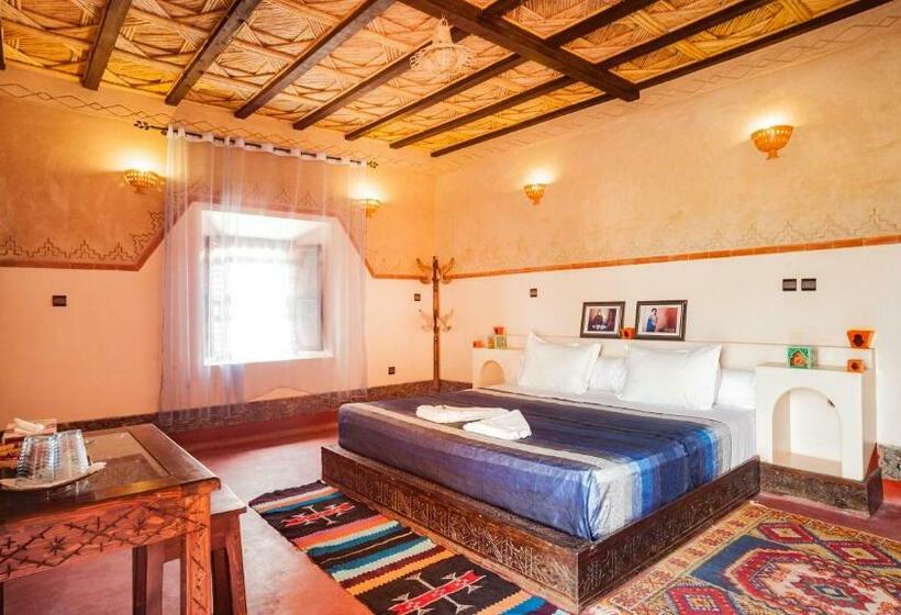 اتاق خانوادگی با چشم‌انداز استخر, Ecolodge L île De Ouarzazate