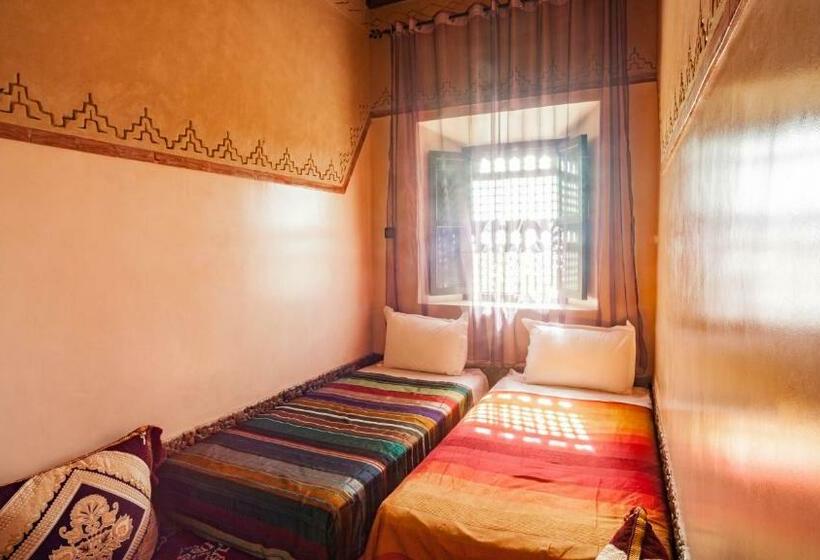 اتاق خانوادگی با چشم‌انداز استخر, Ecolodge L île De Ouarzazate