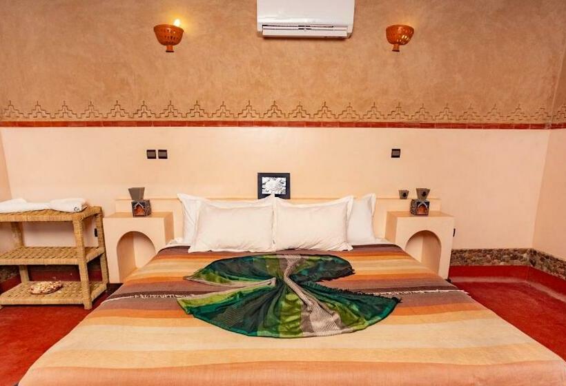 اتاق خانوادگی با چشم‌انداز استخر, Ecolodge L île De Ouarzazate