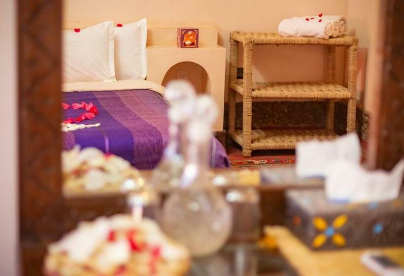 اتاق خانوادگی با چشم‌انداز استخر, Ecolodge L île De Ouarzazate