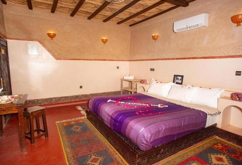 اتاق خانوادگی با چشم‌انداز استخر, Ecolodge L île De Ouarzazate