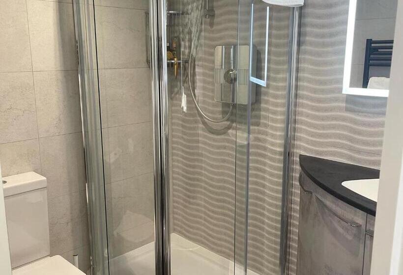 キングサイズベッドのデラックスルーム, Kentwood Guest House