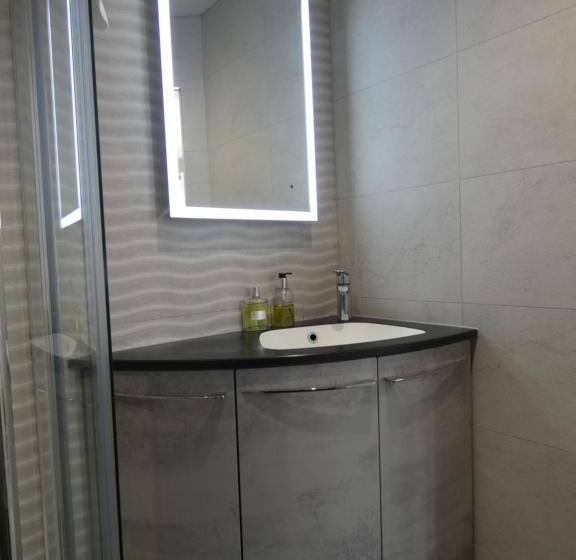 キングサイズベッドのデラックスルーム, Kentwood Guest House