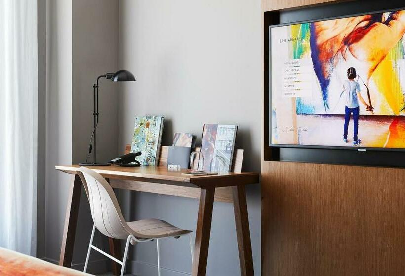 キングサイズベッドのスタンダードルーム, The Adnate Perth Art Series