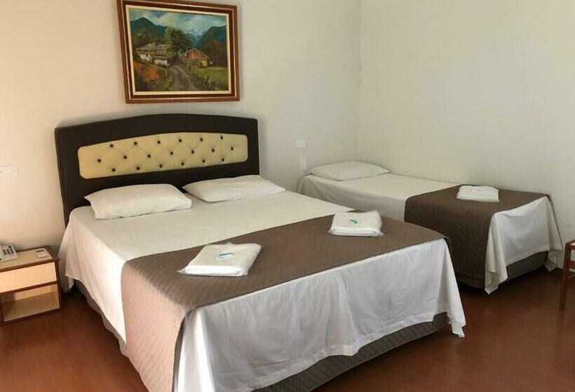 غرفة ديلوكس عائلية, Marcos Palace