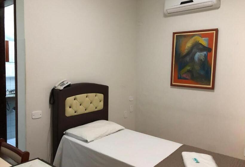 غرفة ديلوكس, Marcos Palace