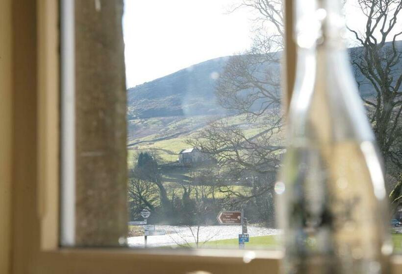 Классический Номер, The Red Lion & Manor House